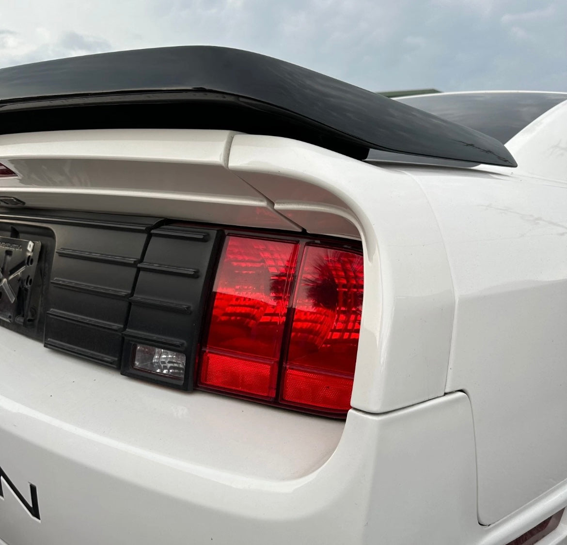 2005-2009 Ford Mustang Genuine Saleen Complete Rear End Body Kit