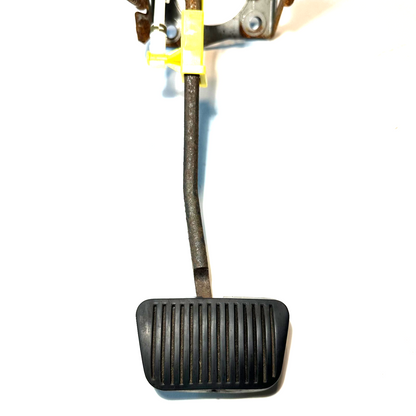 1999-2004 Ford Mustang 3.8L 3.9L V6 Brake Pedal Assembly