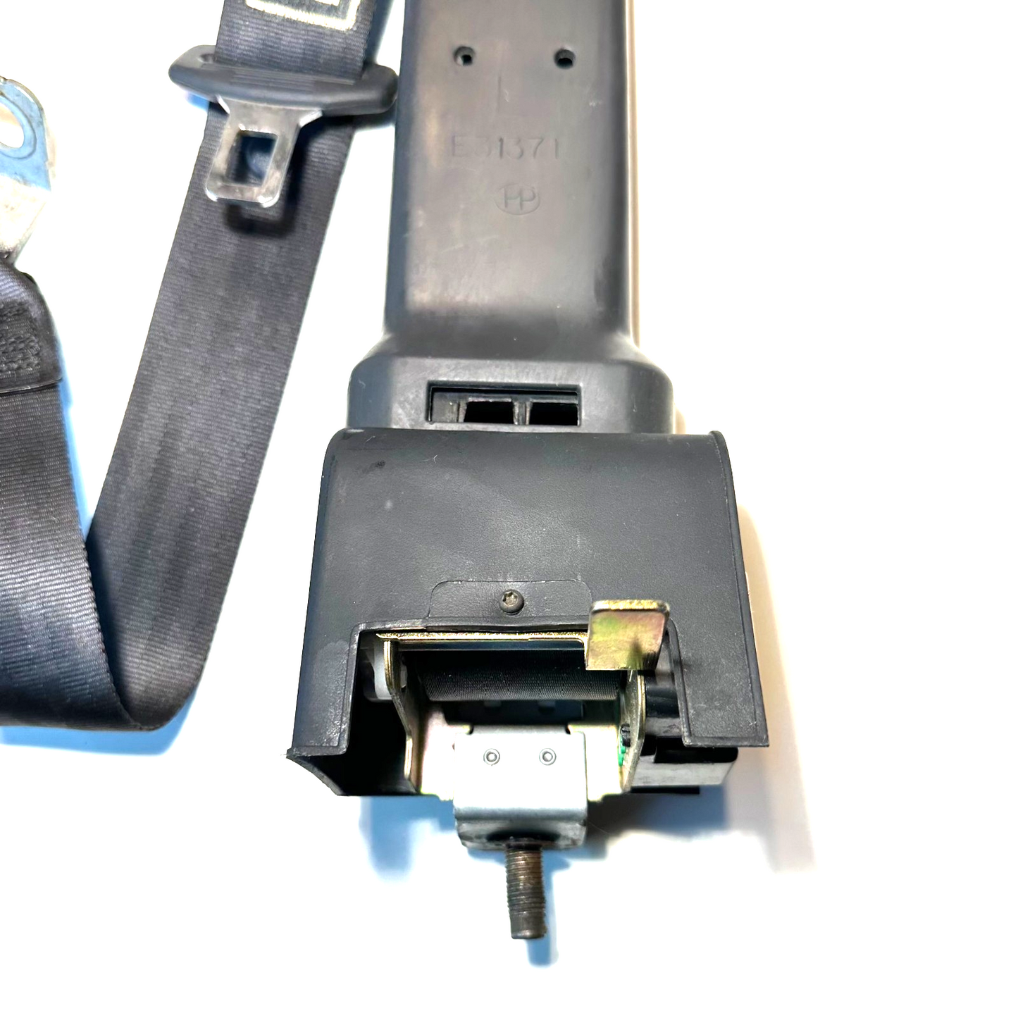 1994-1998 Ford Mustang Convertible Driver LH Rear Seat Belt Retractor