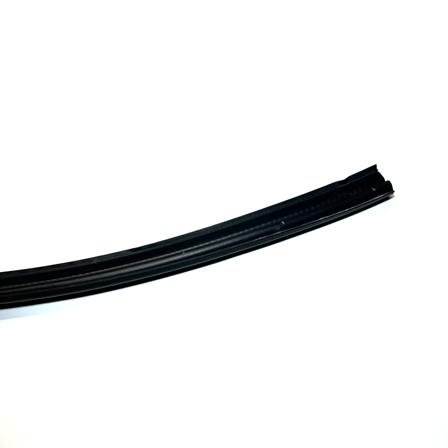 1994-1998 Ford Mustang Windshield Wiper Cowl Cover To Hood Seal Weatherstrip