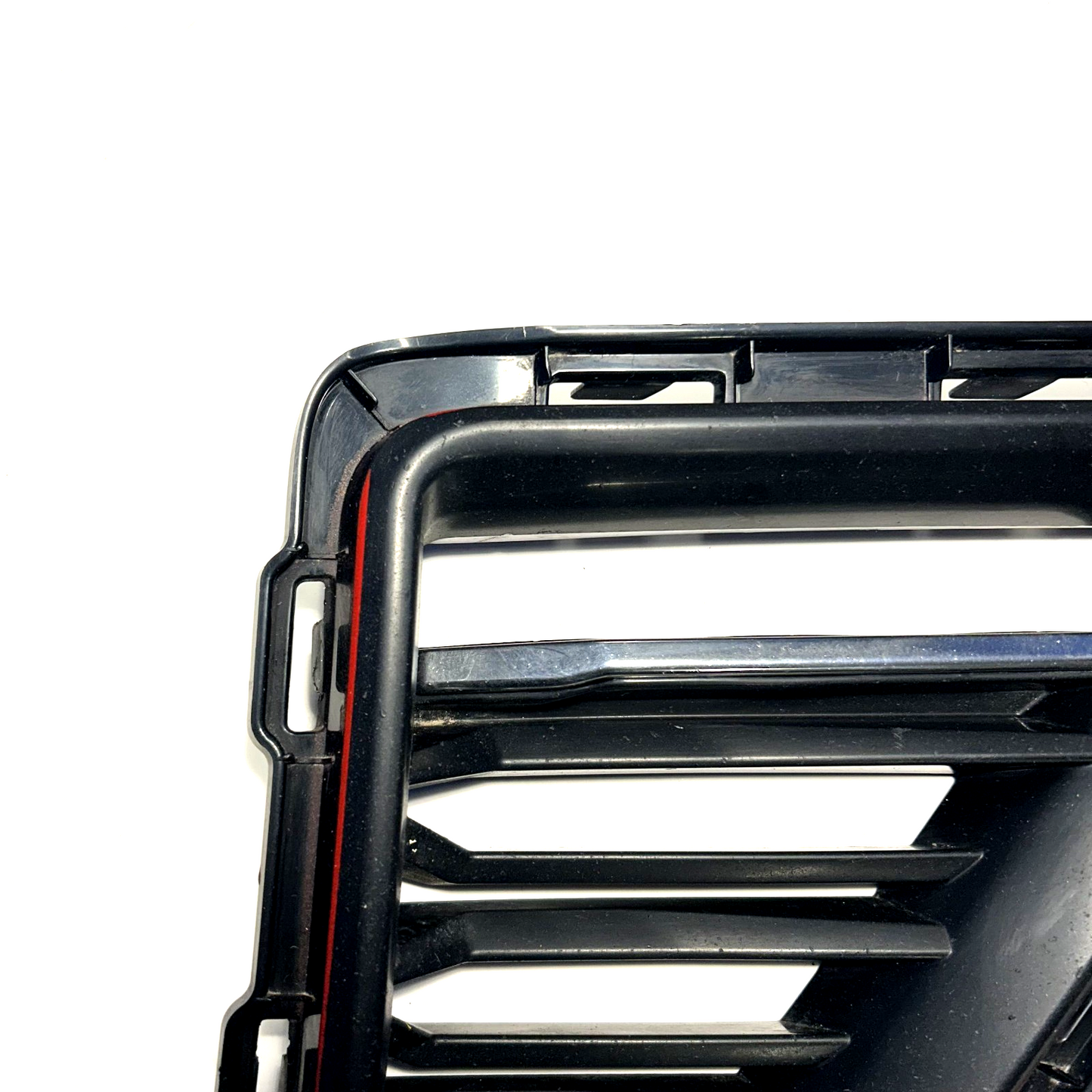 2016-2018 Chevrolet Camaro Passenger RH Front Bumper Lower Grille Air Vent