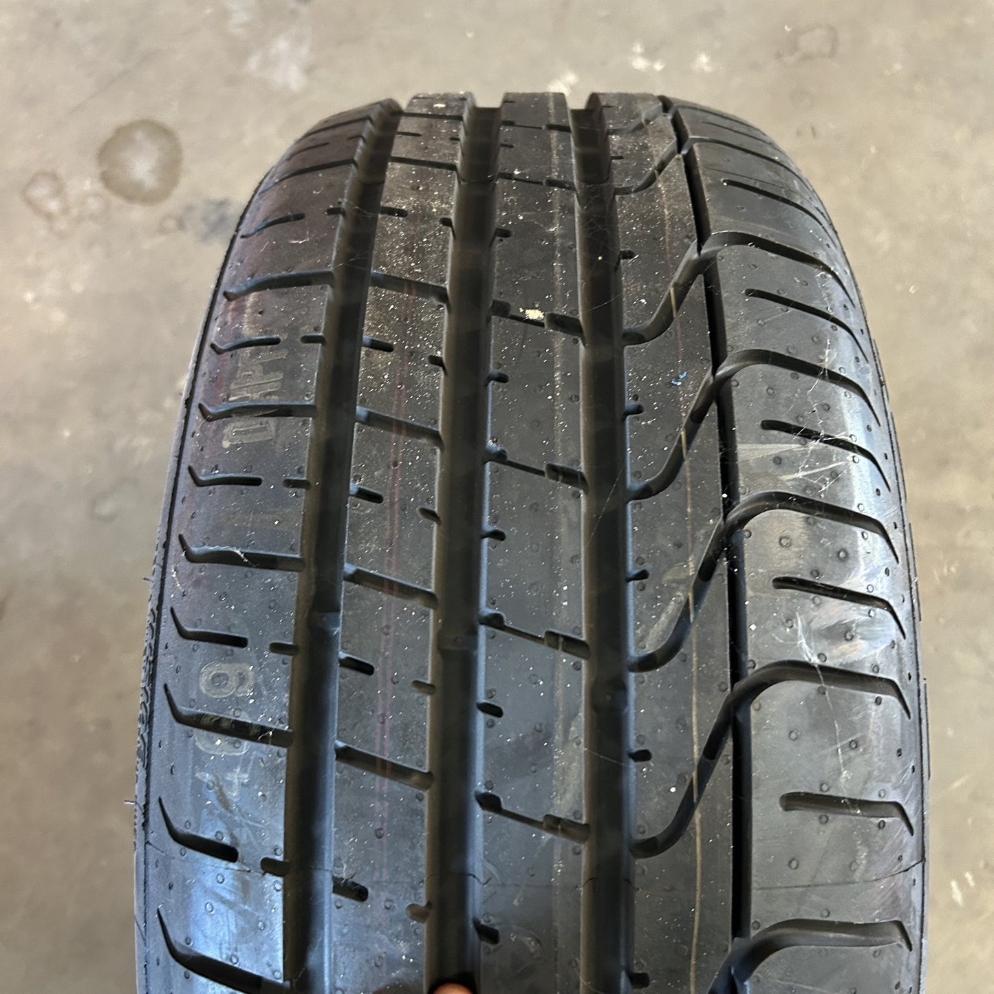 Pirelli P Zero 255/40R19 100Y Summer Tire