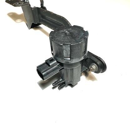 1996-1998 Ford Mustang GT 4.6L V8 EGR Solenoid Vacuum Sensor & Bracket