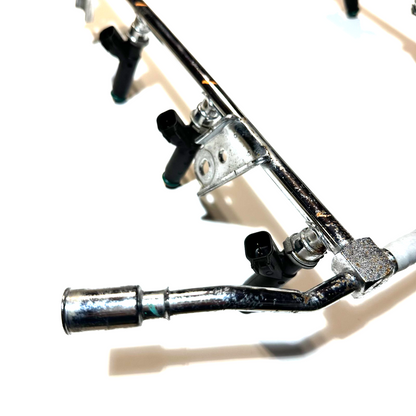 1999-2004 Ford Mustang 3.8L 3.9L V6 Fuel Rail & Injectors