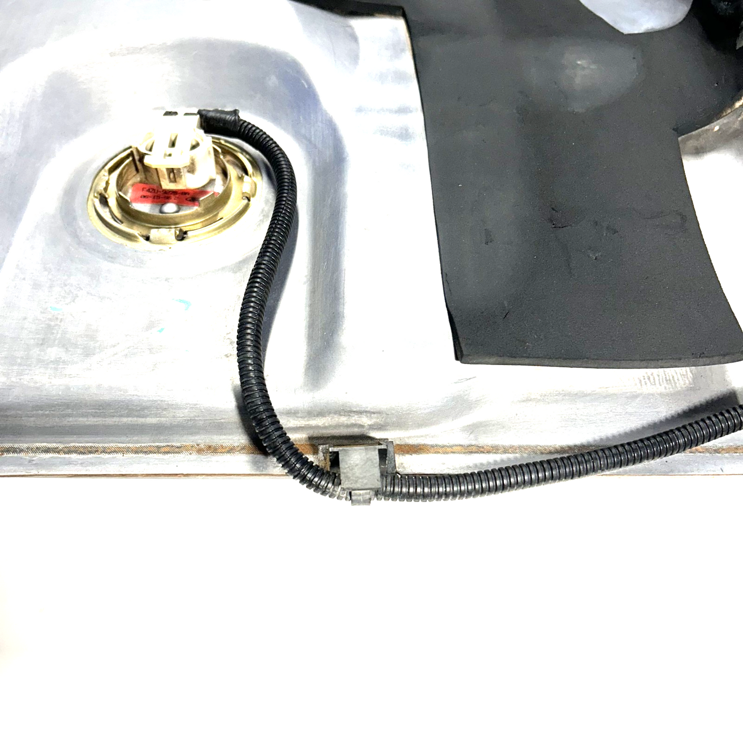 1996-1998 Ford Mustang GT Fuel Gas Tank Complete Assembly