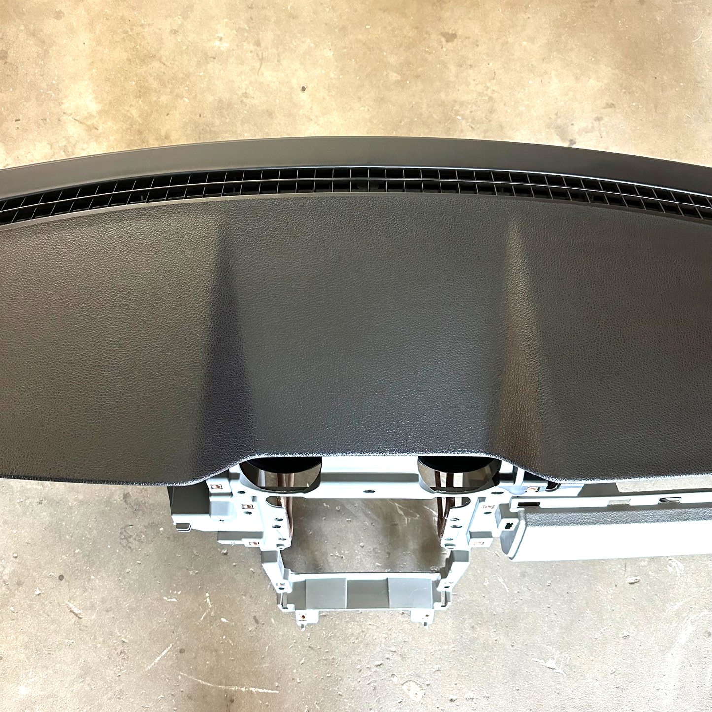 2005-2009 Ford Mustang Dash Dashboard Panel Board Assembly