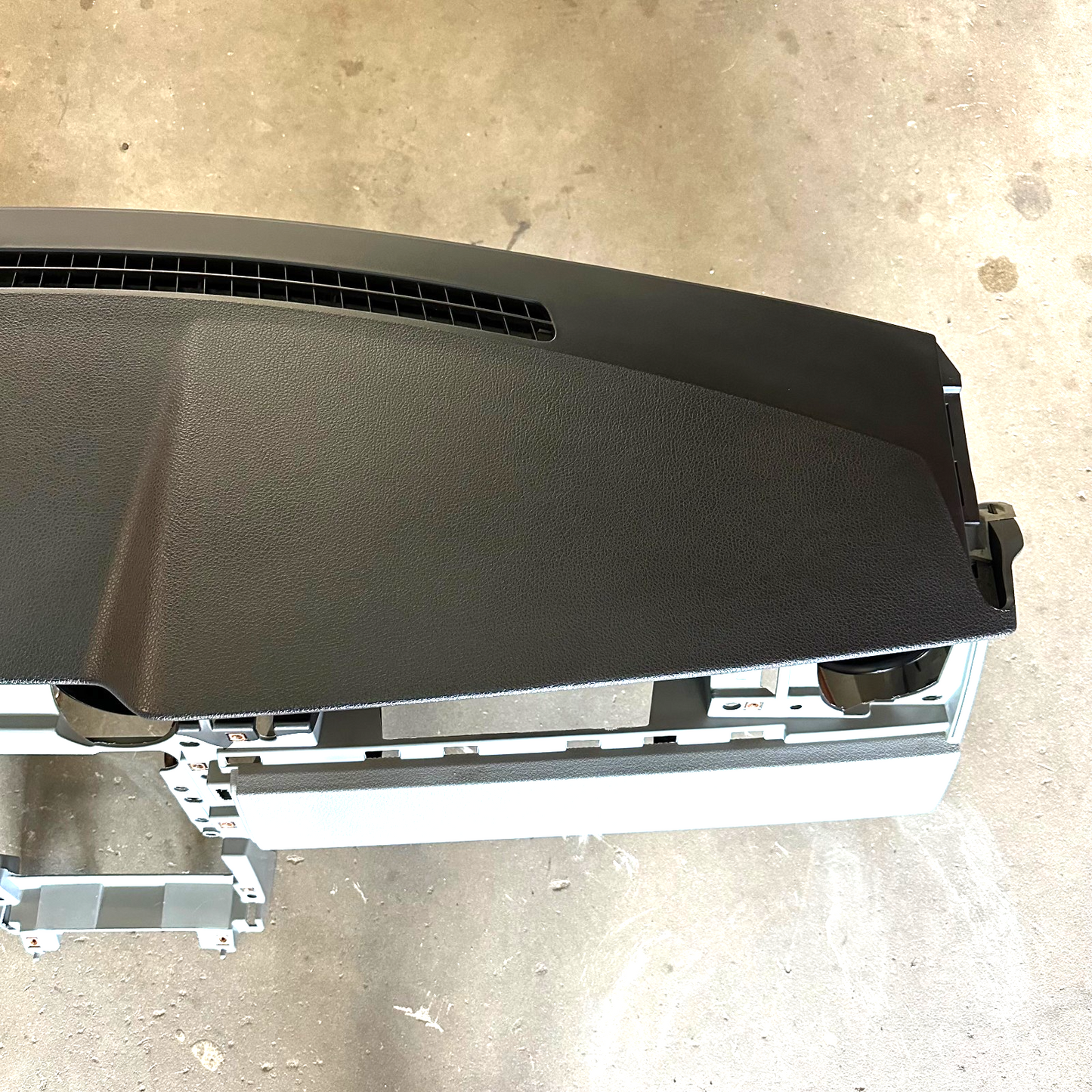 2005-2009 Ford Mustang Dash Dashboard Panel Board Assembly